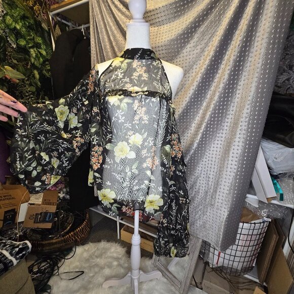 Sheer floral cold shoulder blouse - Picture 1 of 13